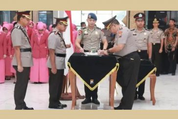 Kapolda Jatim Pimpin Sertijab. Kombes Pol Sumardji Resmi Kapolres Sidoarjo.